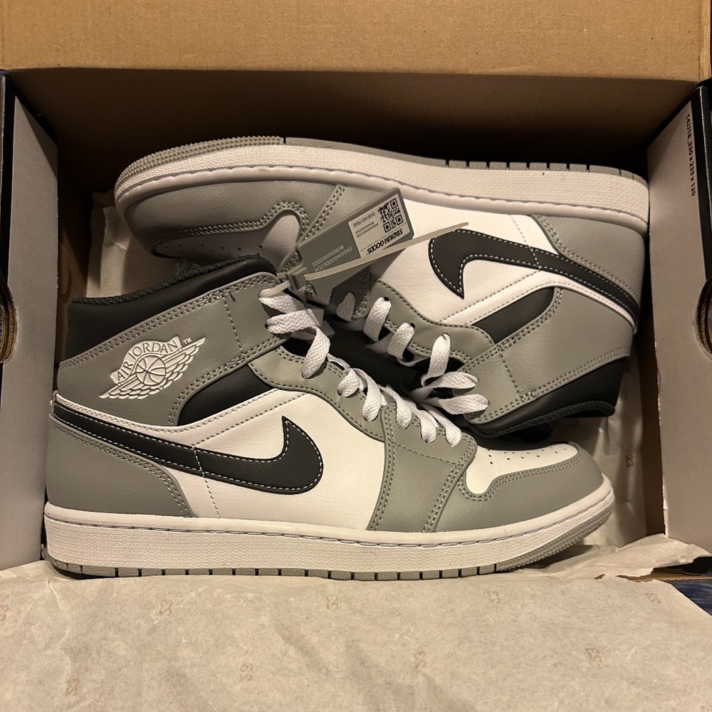Nike Air Jordan Gray Mid Rise Tops